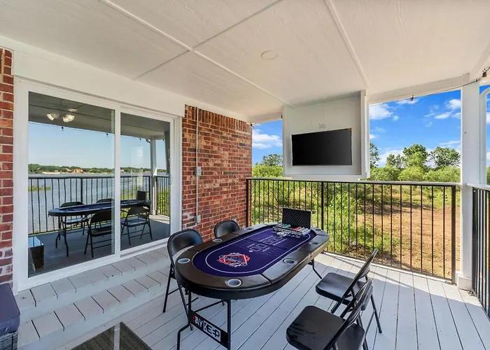 House - Amazing Views & Pool Arlington *